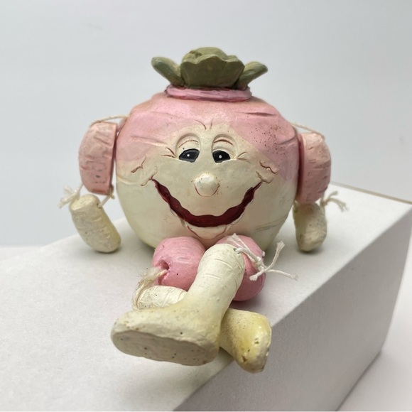 VINTAGE 80's Fruit Vegetable Shelf Sitter Anthropomorphic Resin Turnip - Picture 3 of 14